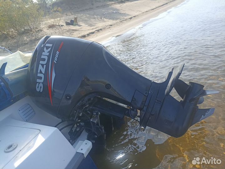 Катер с мотором Suzuki 90