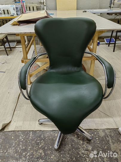 Парикмахерское кресло