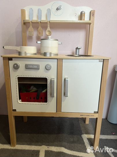 Детская деревянная кухня