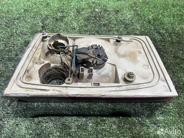 Фонари крышки багажника Audi 100 C4