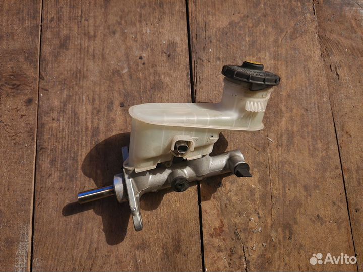 Главный тормозной цилиндр Хонда Аккорд 8