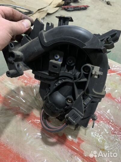 Коллектор впускной Opel Astra J A16XER 2009-2012