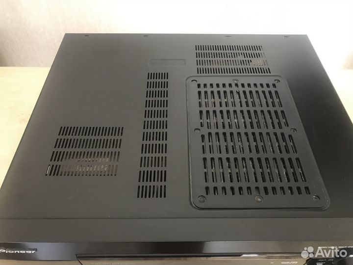 Av ресивер Pioneer VSX-D512
