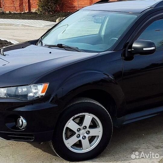 Крыло переднее левое в цвет Mitsubishi OutLander