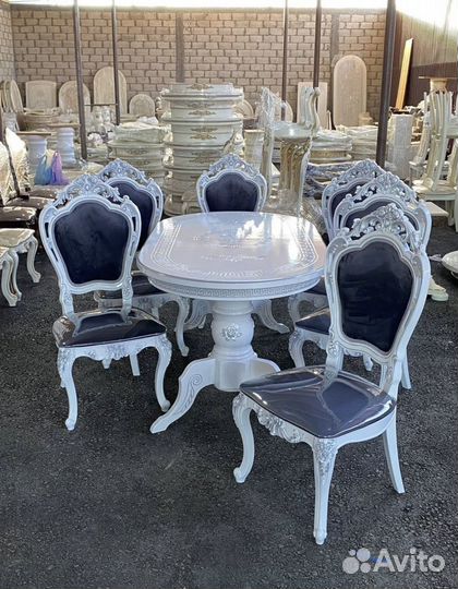 Столы и стулья