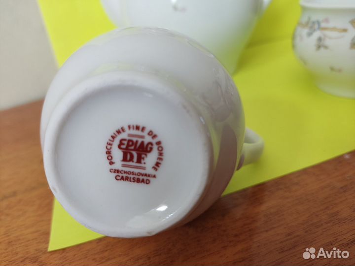 Антикварные фарфоровые изделия