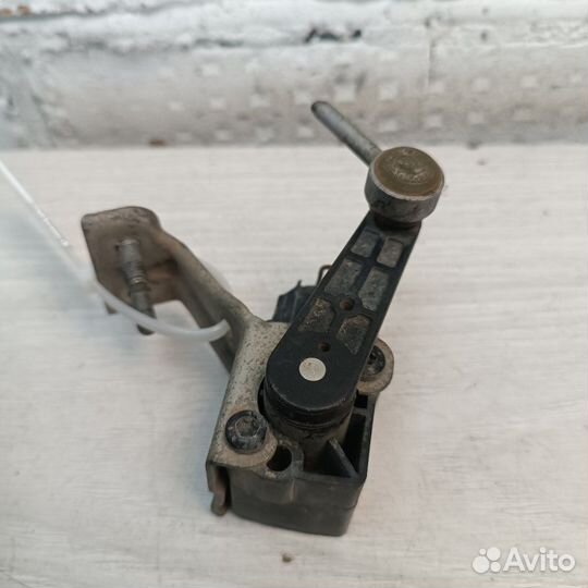 Датчик положения кузова Mercedes S W221