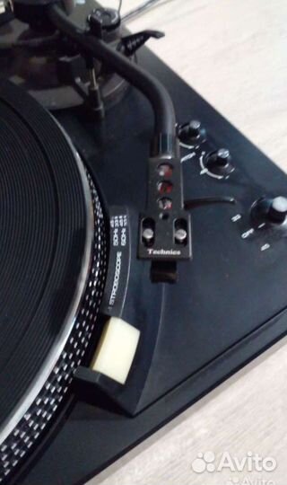 Проигрыватель винила Technics SL-2000