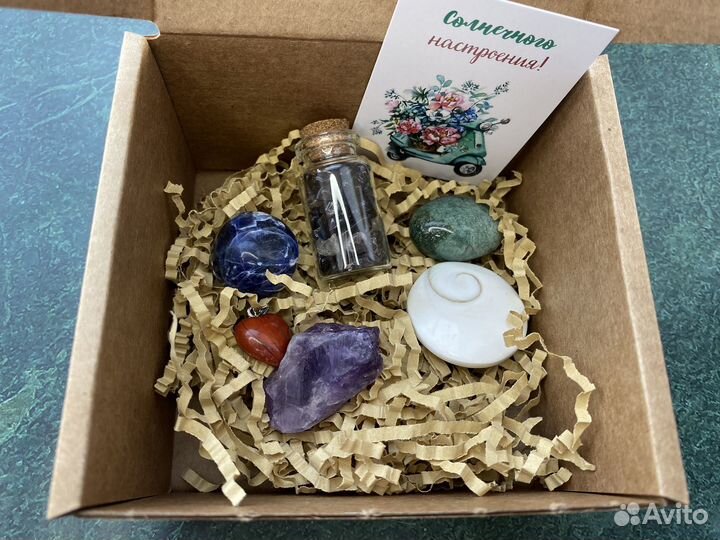 Бокс-сюрприз с натуральными камнями