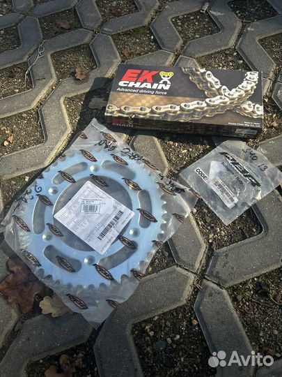 Цепь и звезды для мотоцикла