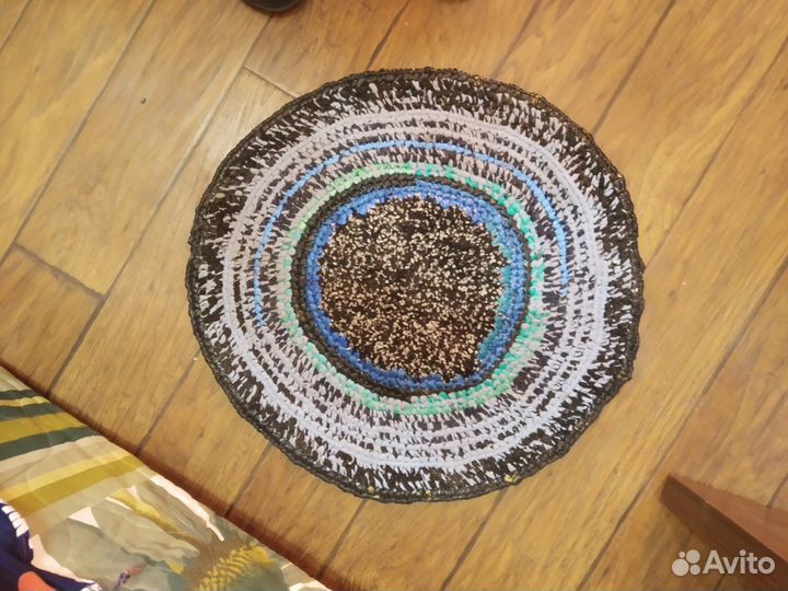 Коврик напольный вязаный