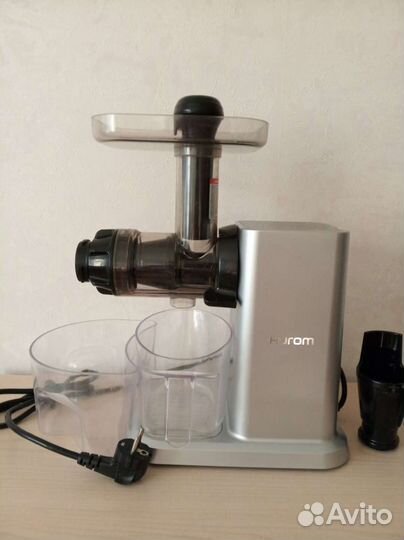 Соковыжималка шнековая hurom