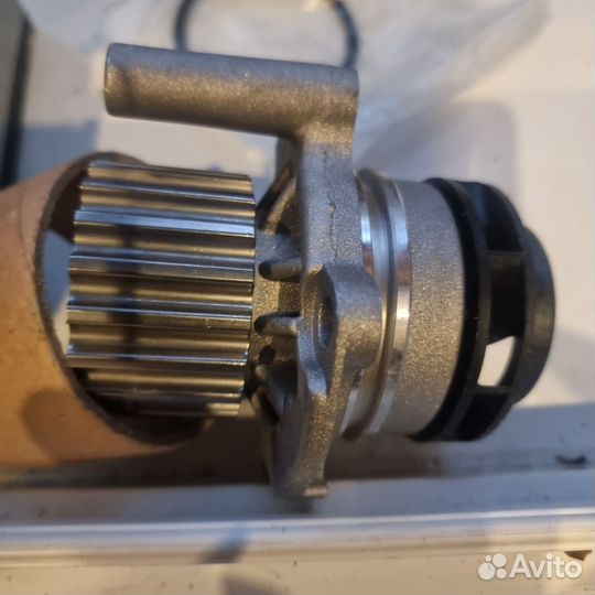 Помпа Octavia, Passat, Tiguan, Jetta 1.9-2.0 TDI 0