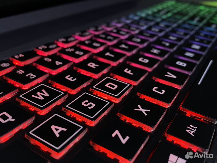 Игровой ноутбук i7-7gen/16/512/1050 Ti