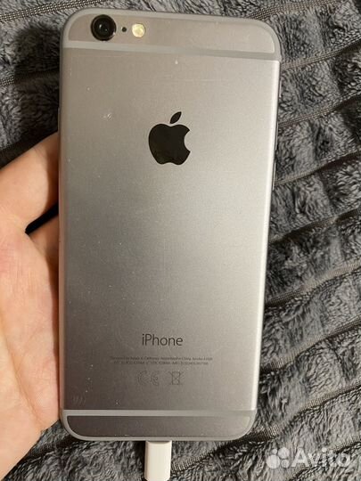 Телефон iPhone 6
