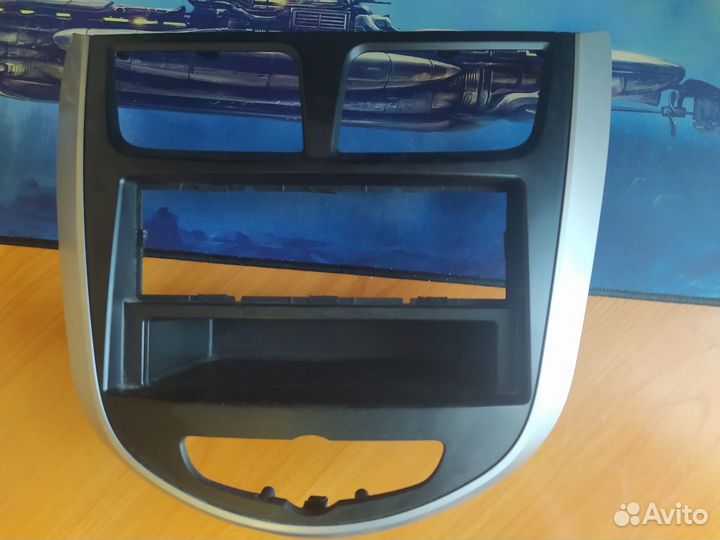 Панель центральной консоли Hyundai Solaris 1