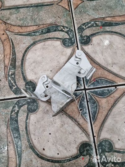 Петля капота Renault / Opel