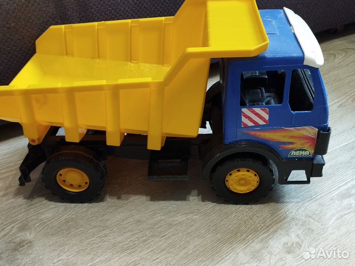 Игрушка машина грузовик