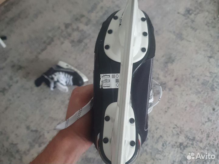 Хоккейные коньки bauer х300