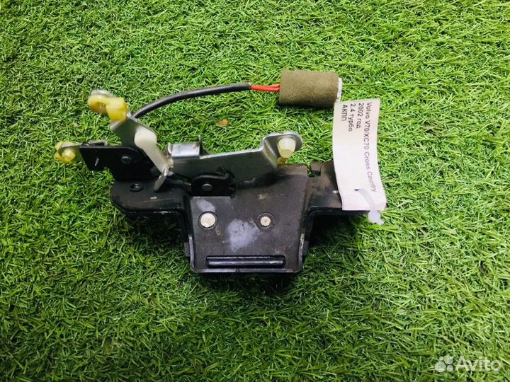 Замок багажника Volvo V70/XC70