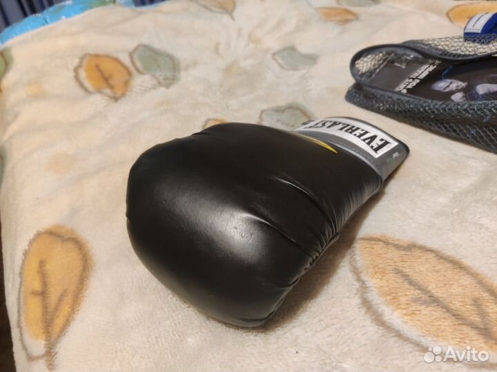 Боксерские перчатки Everlast 14 OZ