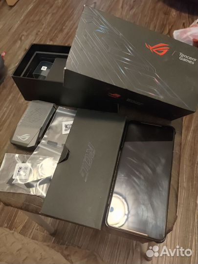 ASUS ROG Phone II ZS660KL, 8/128 ГБ