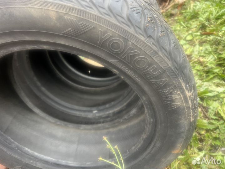 Yokohama Ice Guard Stud IG55 215/55 R16