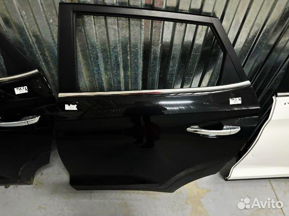 Дверь левая задняя Hyundai Tucson 3