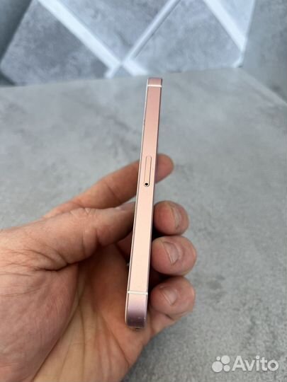 iPhone SE, 32 ГБ