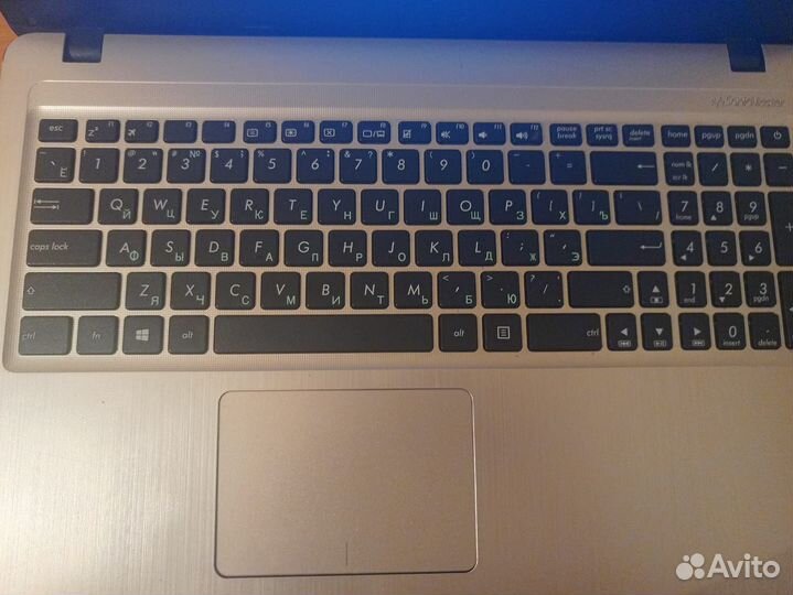 Ноутбук asus