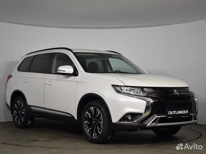 Mitsubishi Outlander 2.0 CVT, 2022