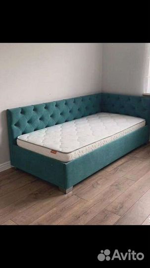 Кровать подростковая с мягкими щитками