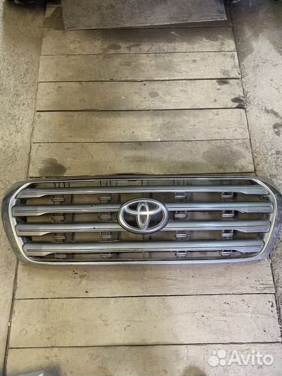 Решетка радиатора TLC 200