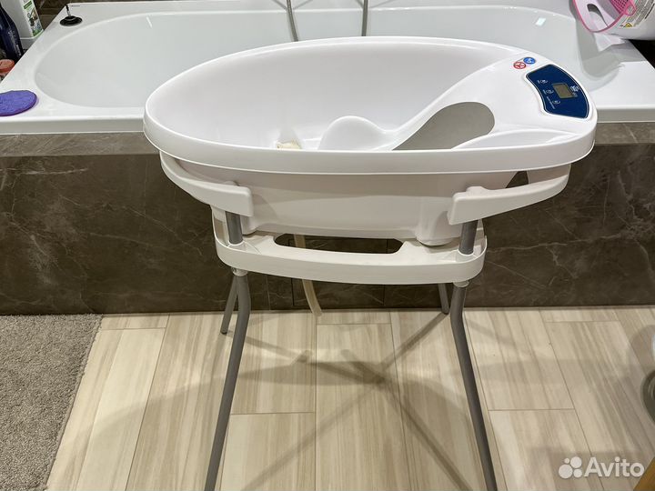 Ванночка для купания с подставкой