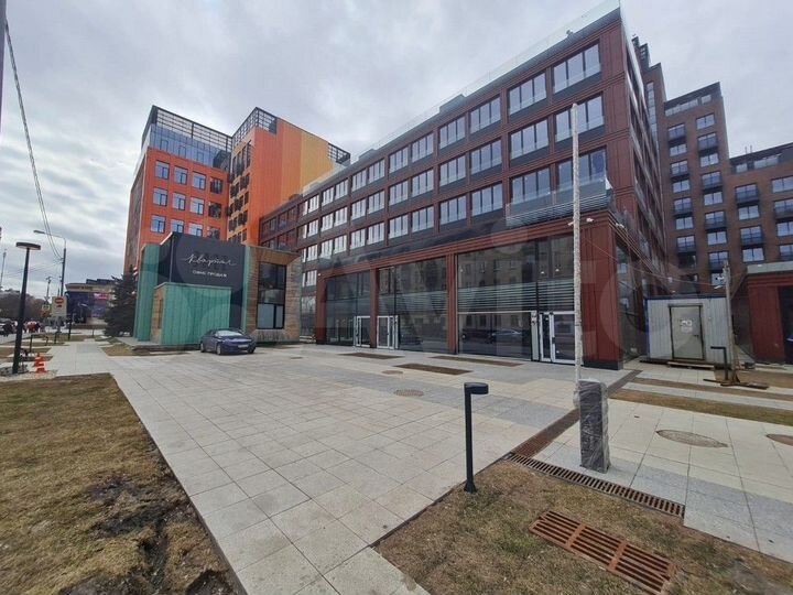 Сдам торговое помещение, 380 м²