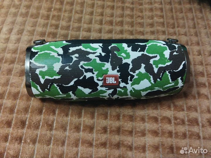 Портативная колонка jbl