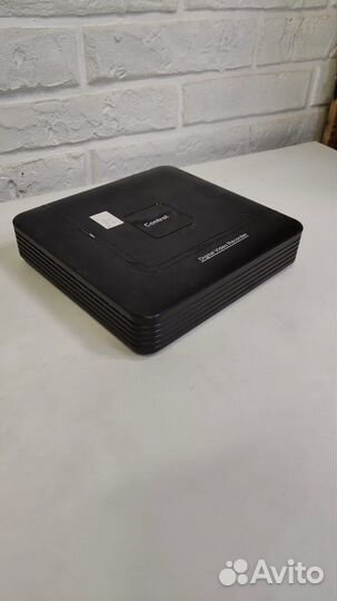 Гибридный 4 канальный видеорегистратор