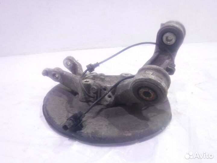 Кулак задний правый Хонда