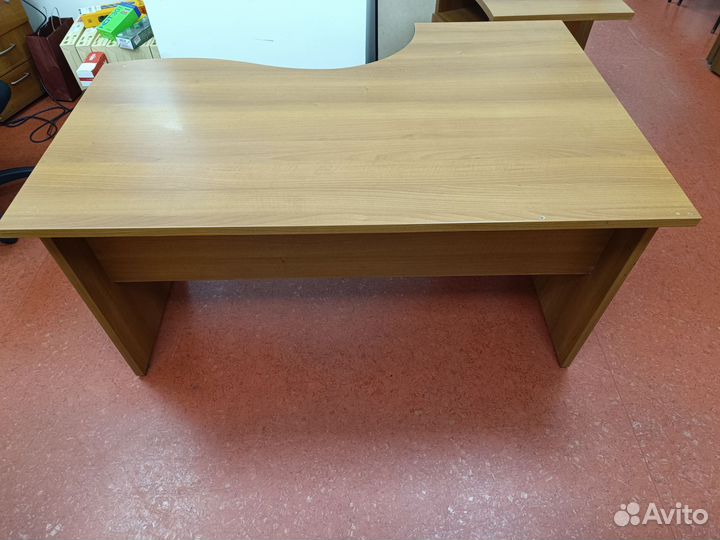 Офисный стол и тумба