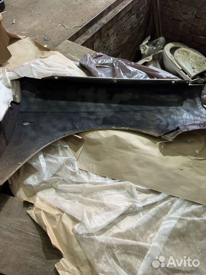 Крыло переднее левое priora