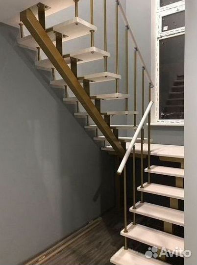 Металлокаркас лестницы