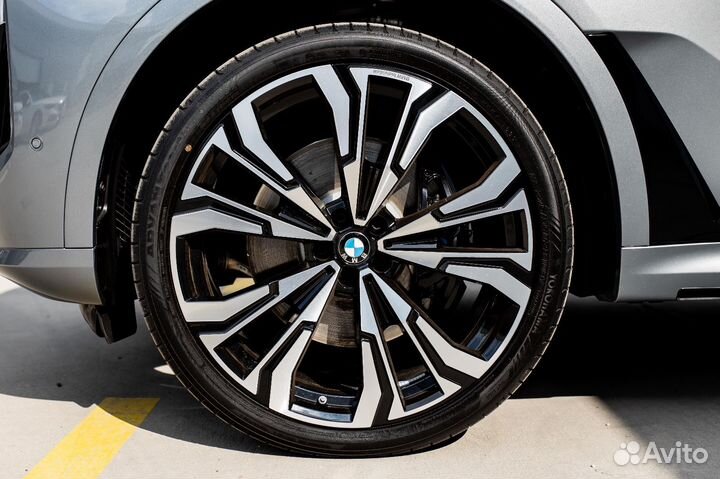 BMW X7 3.0 AT, 2024, 1 км