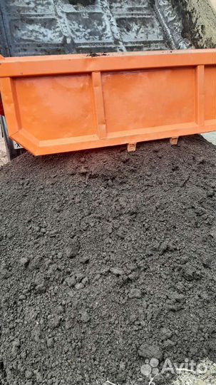 Сухой почвогрунт, перегной, навоз, песок, торф