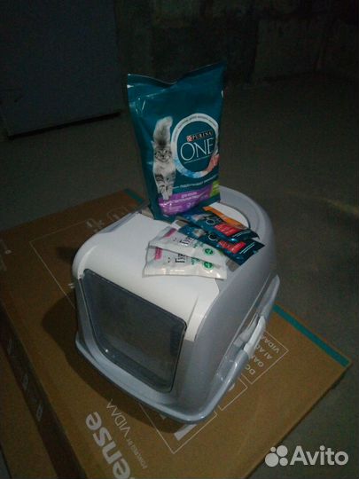 Кошачий лоток закрытый