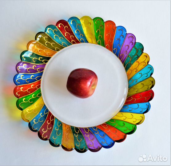 Блюдо плоское из цветного стекла