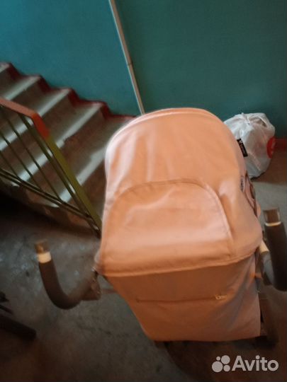 Детская прогулочная коляска