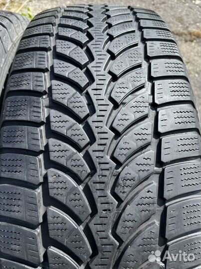 Bridgestone Blizzak LM-80 215/65 R16