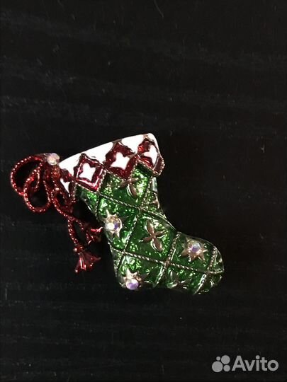 Брошь новая