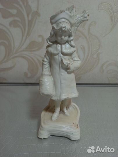 Гипсовая статуэтка, шкатулка, яйцо