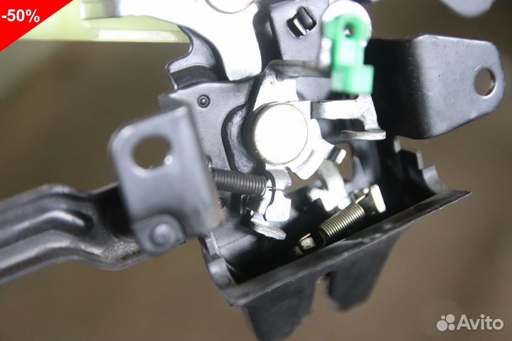 Замок багажника на Тойота Солара 1пок